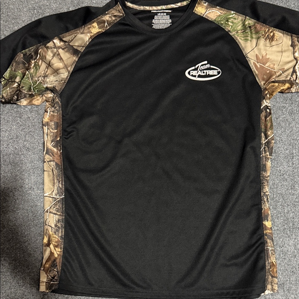 Realtree Black and Camo Crew Neck Shirt